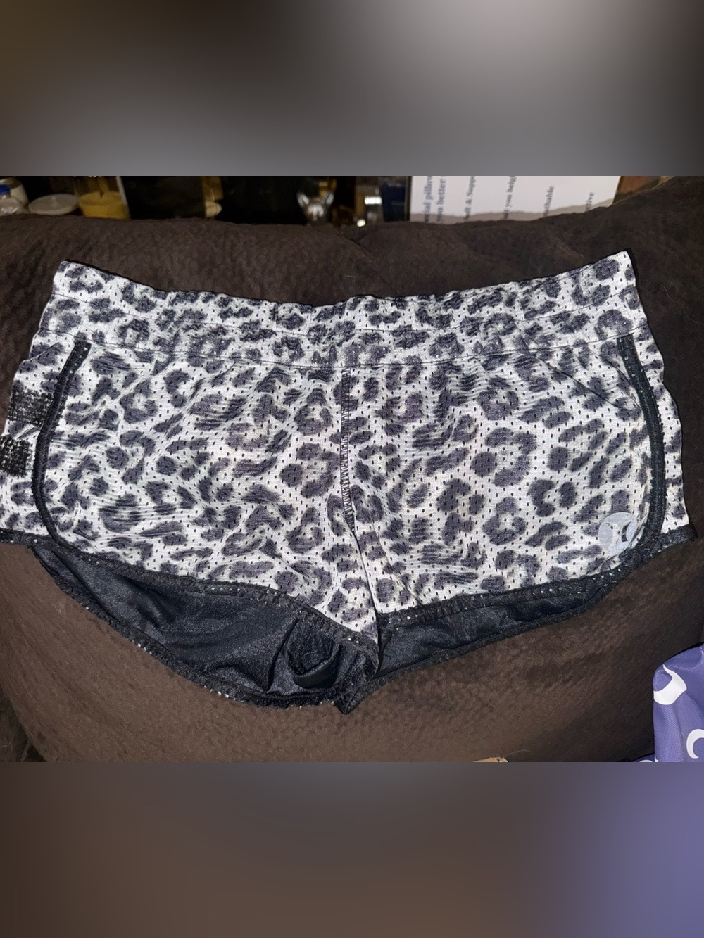 Hurley GUC Women’s Grey and black Leopard mesh Athletic Shorts size m low rise